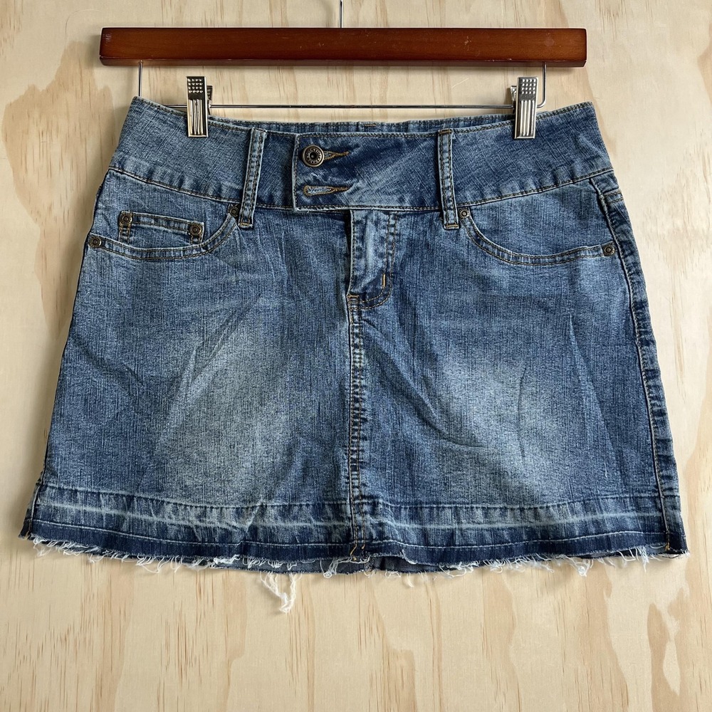 One Tuff Babe Skirt Women's 9/10 Blue Denim A-Line‎ Mini Raw Hem Stretch